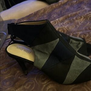 Nine West Black and Gray Women's Heels